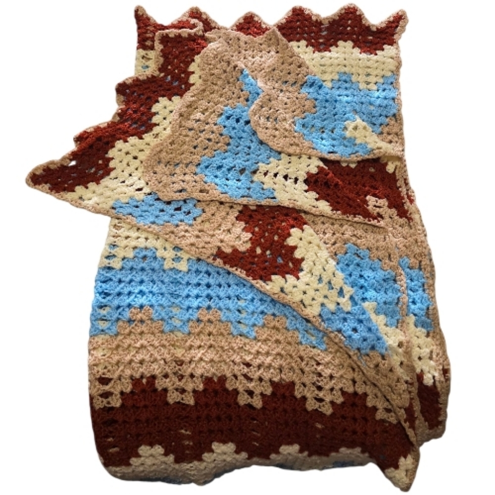 Vintage Handmade Afghan Throw Blue Cream Curved Edge Wave